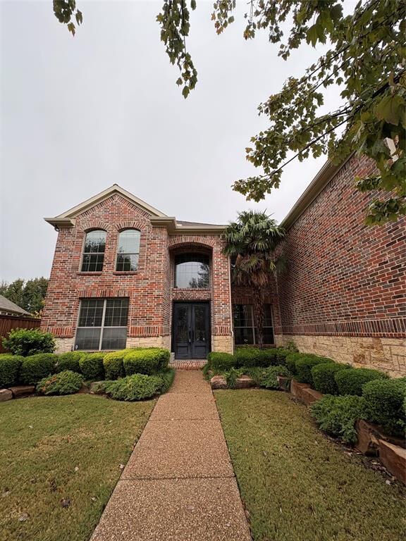 Property Photo: 1904 Templegate Drive TX 75072