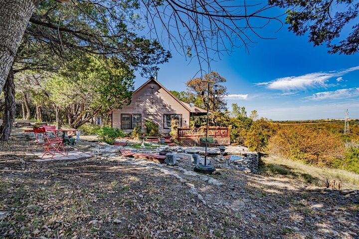 Property Photo:  1009 County Road 306A  TX 76077 