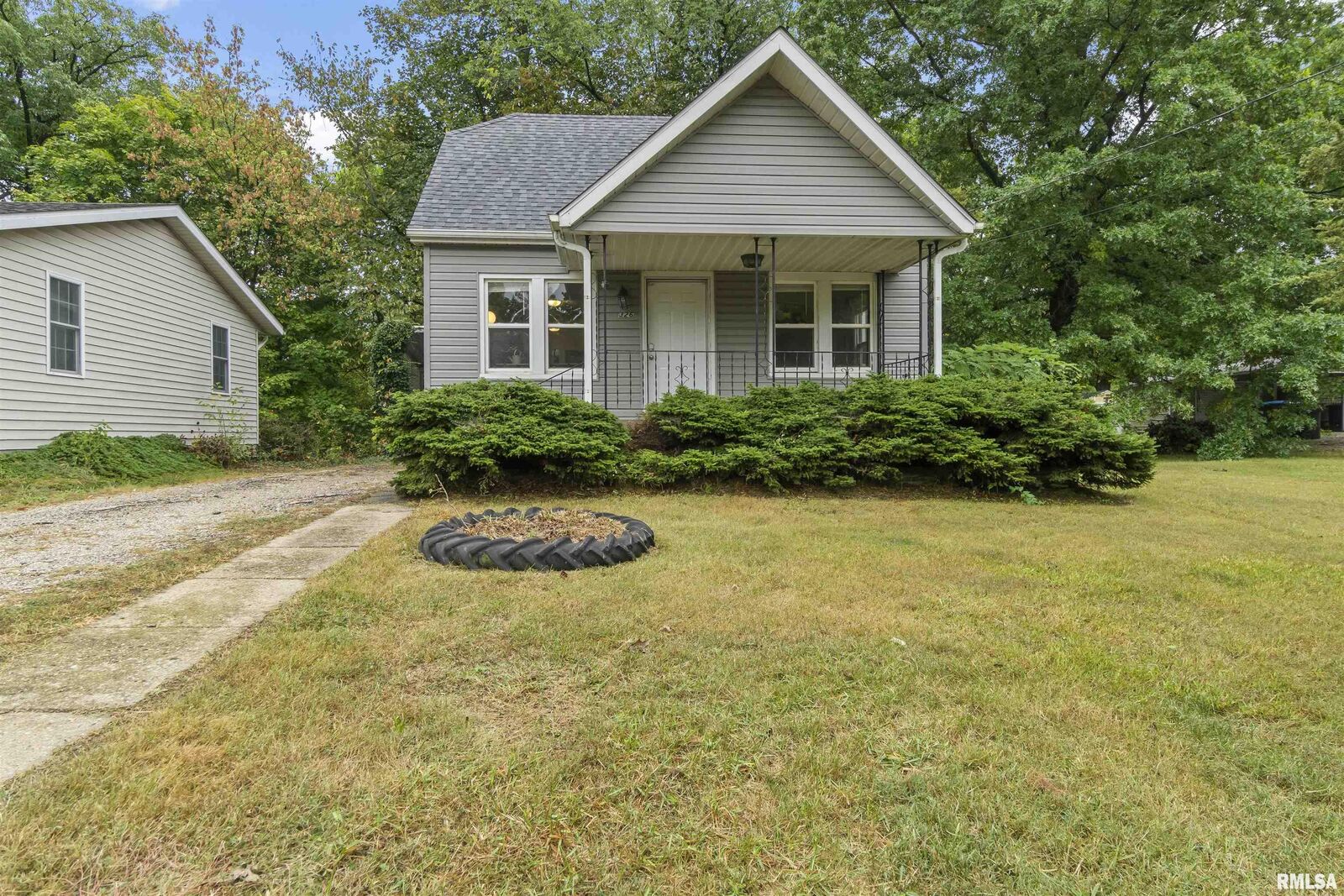 Property Photo: 326 Park Avenue IL 61611
