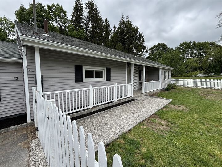 Property Photo:  72 Charlton St  MA 01540 