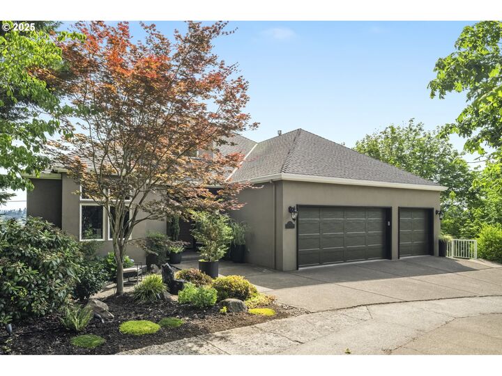 7568 S Laview Dr  Portland OR 97219 photo