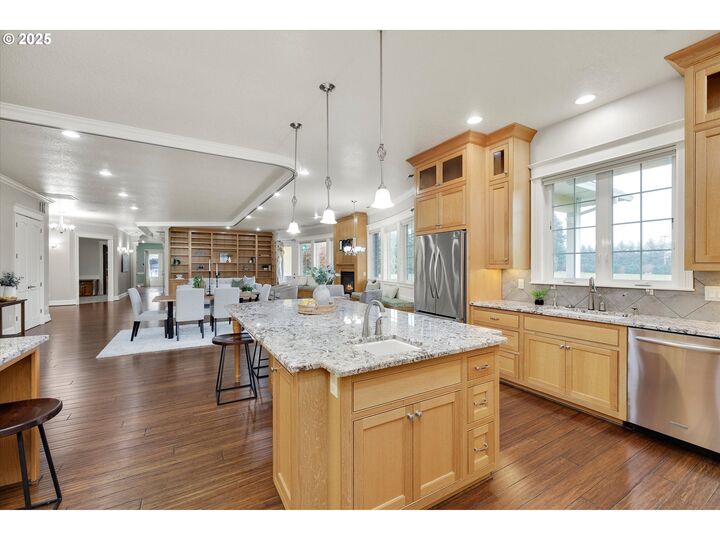 Property Photo:  10667 Hovenden Ln  OR 97071 