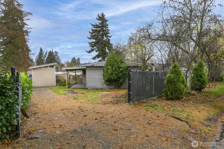 Property Photo: 916 Ferndale Circle NE WA 98056
