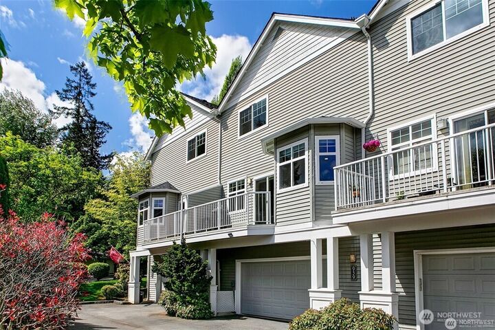 Property Photo:  959  232nd Lane NE  WA 98074 