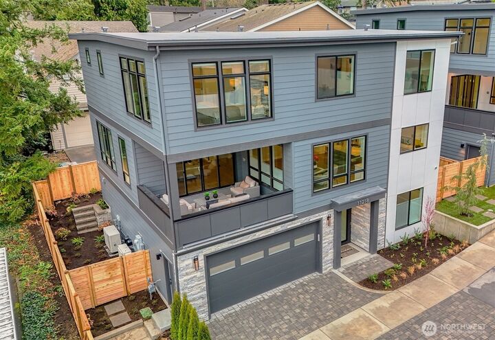 Property Photo:  11218 NE 67th Street  WA 98033 