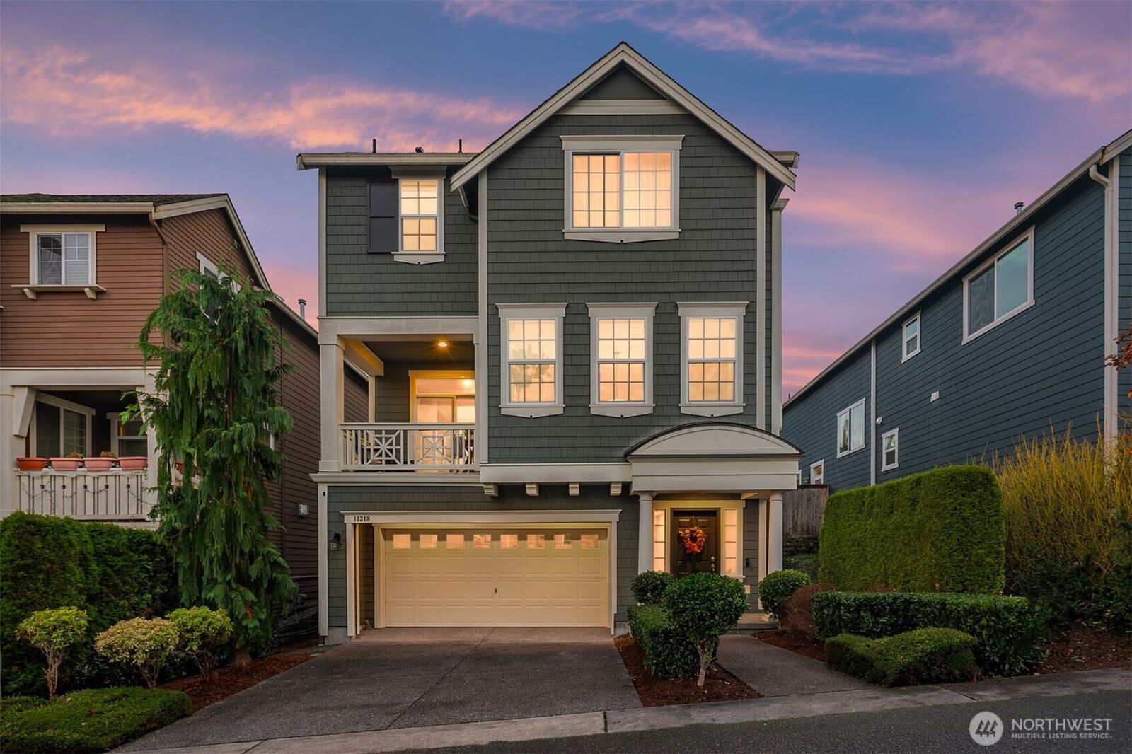 Property Photo:  11318  177th Place NE  WA 98052 