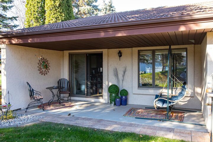 Property Photo: 8 Fiesta Court E WI 54911