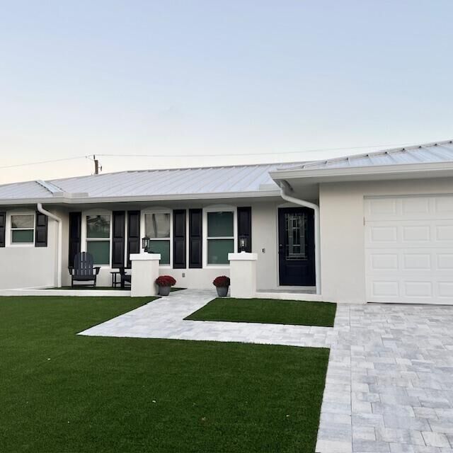 Property Photo:  11 SE Splitrail Circle  FL 33469 