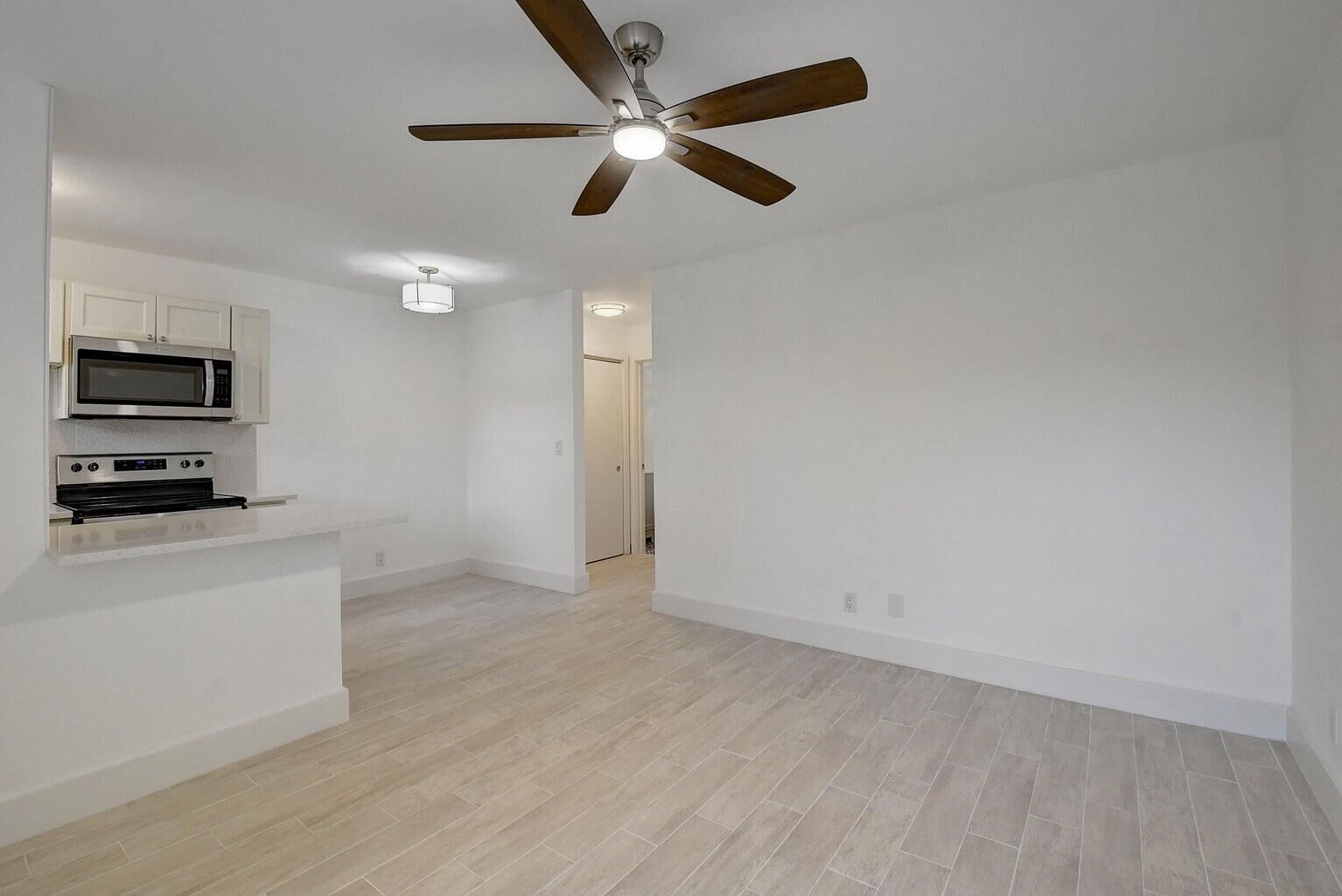 Property Photo: 525 S Broadway Street FL 33462