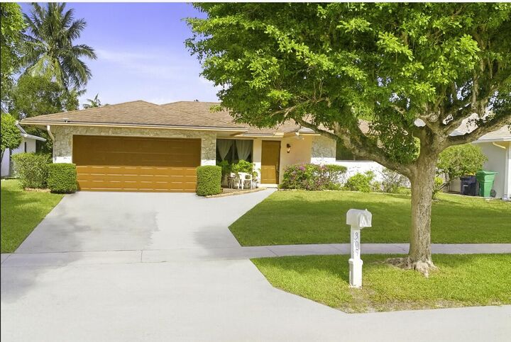 309 SE 4th Street  Dania Beach FL 33004 photo