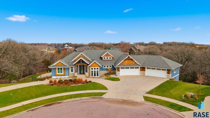 9004 E Torrey Pine Cir  Sioux Falls SD 57110-7614 photo