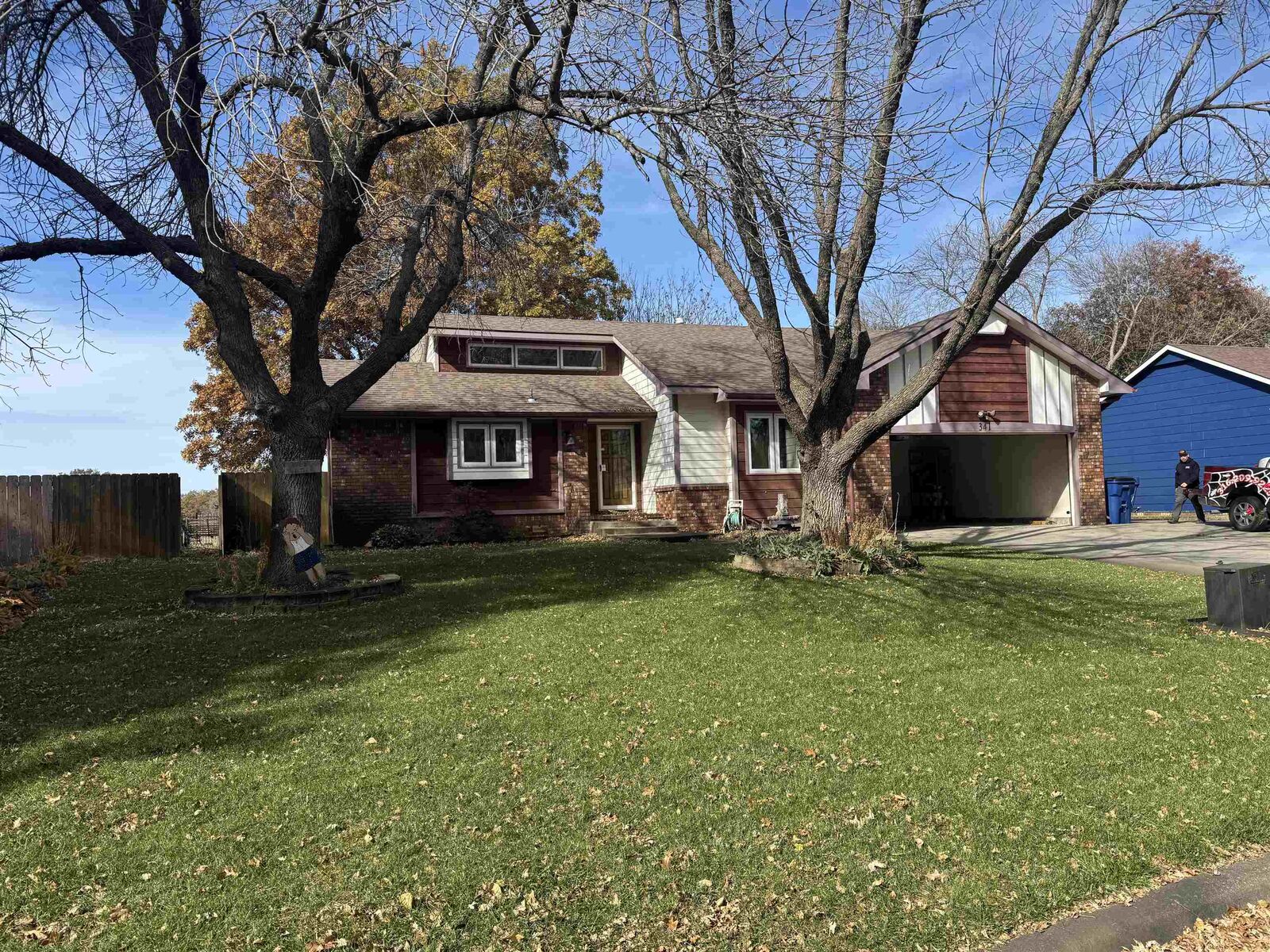 Photo de la propriété:  341 N Milstead Dr  KS 67212 