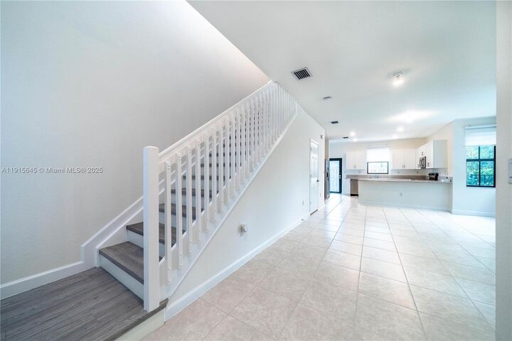 Property Photo:  1928 SW 5th Blvd  FL 33312 