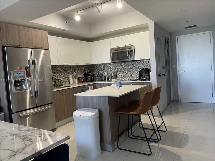 Property Photo:  5300 Paseo Blvd 812  FL 33166 