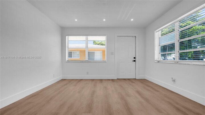 Property Photo:  32 SW 9th St 1  FL 33009 