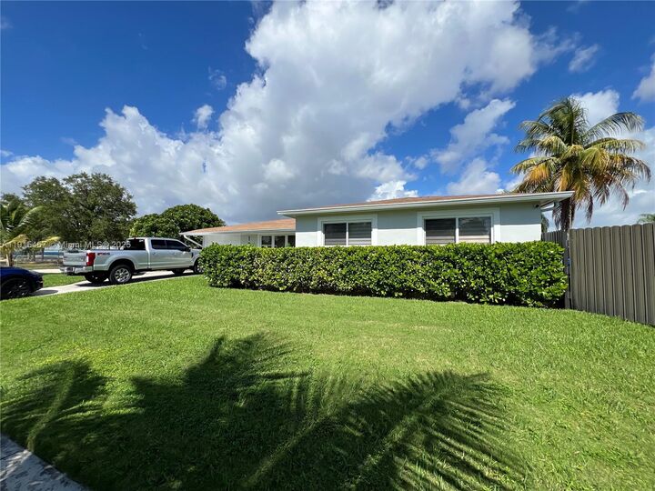 10431 SW 93rd St  Miami FL 33176 photo