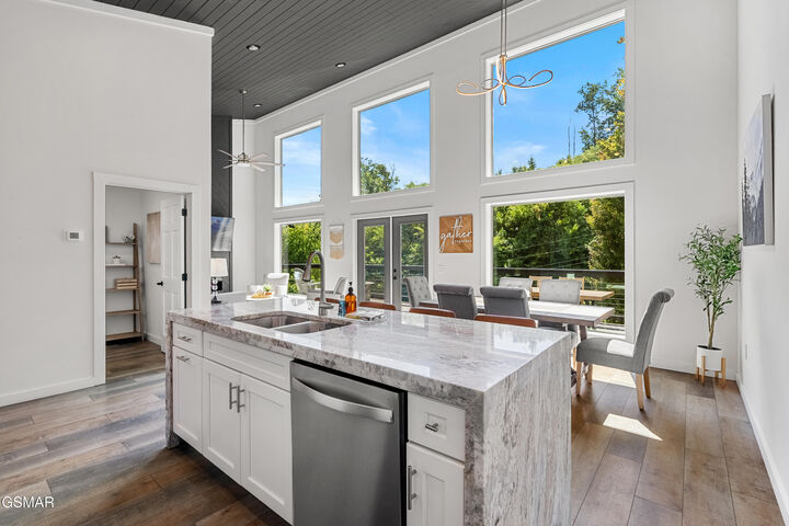 Property Photo:  612 Sunset Lane  TN 37738 