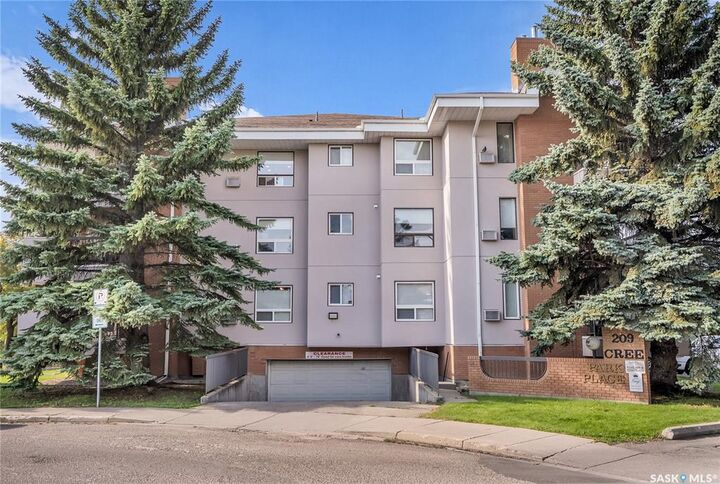 Property Photo:  209D Cree Place 233  SK S7K 7Z3 