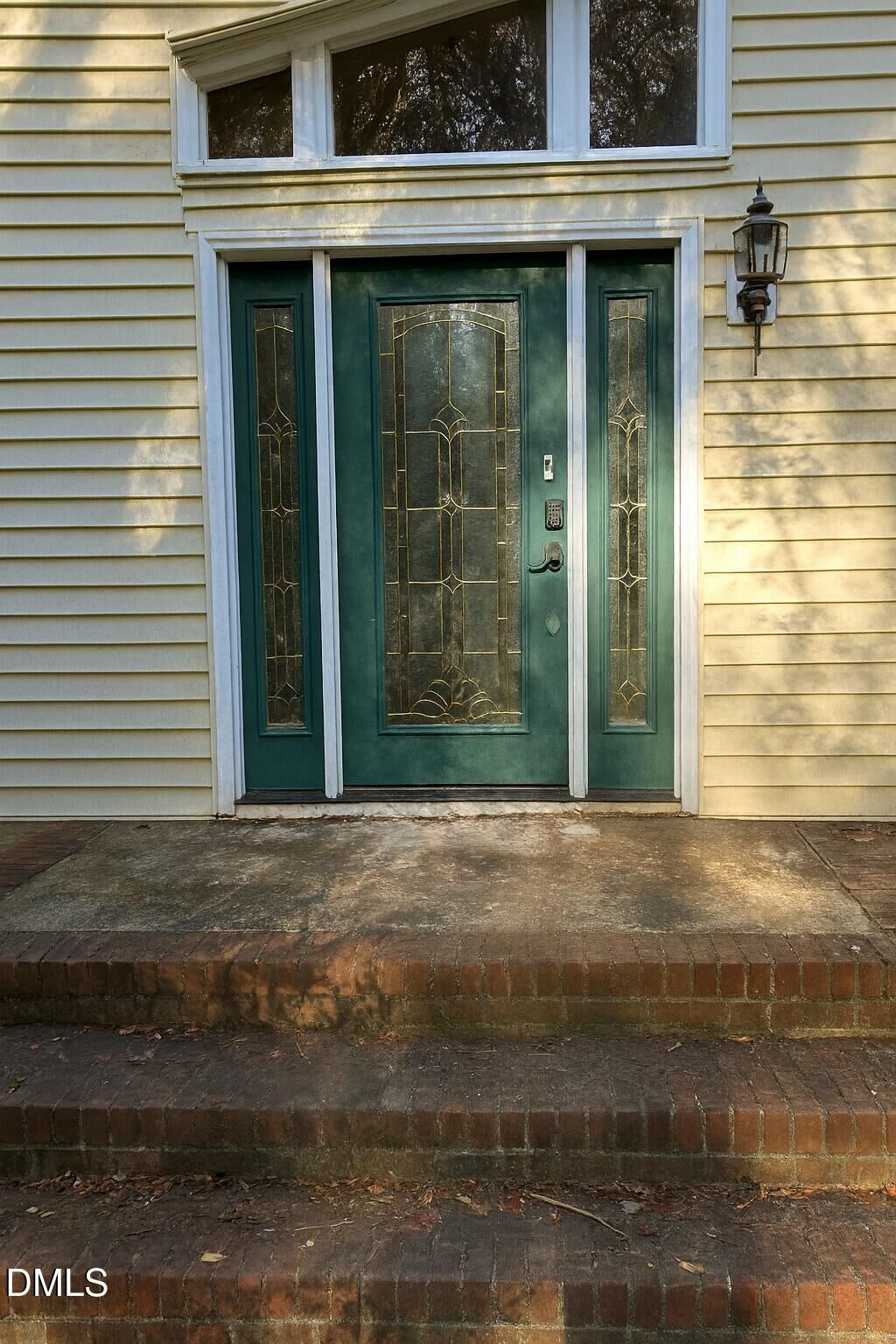 Property Photo:  102 Coronado Way  NC 27511 