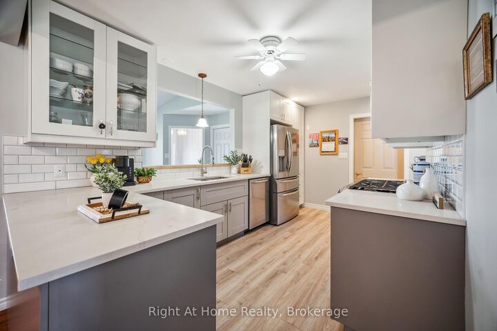 Property Photo:  664 Maple Street  ON N0G 1H0 