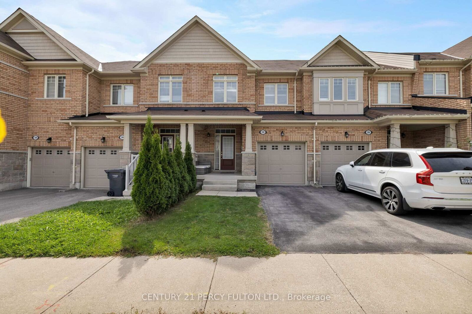 Property Photo:  202 Sky Harbour Drive  ON L6Y 2Z7 