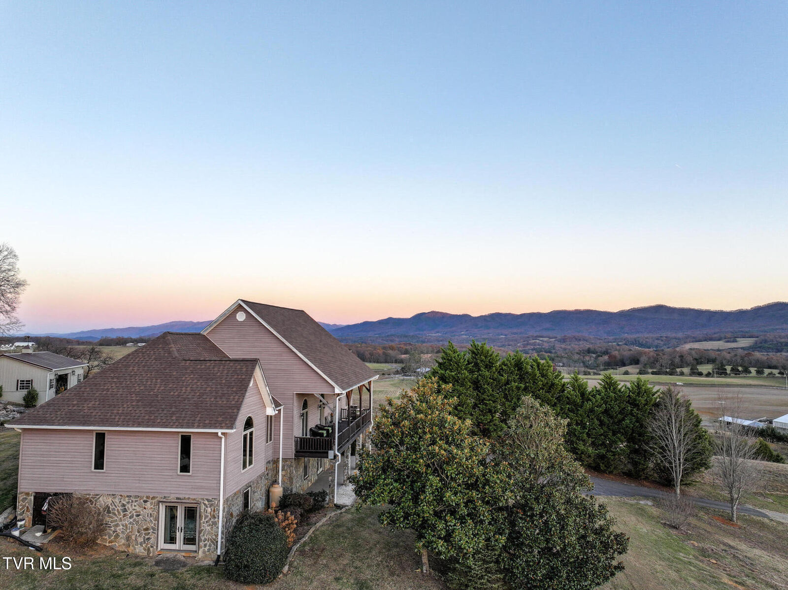 Property Photo:  3706 Salem Rd  TN 37843 