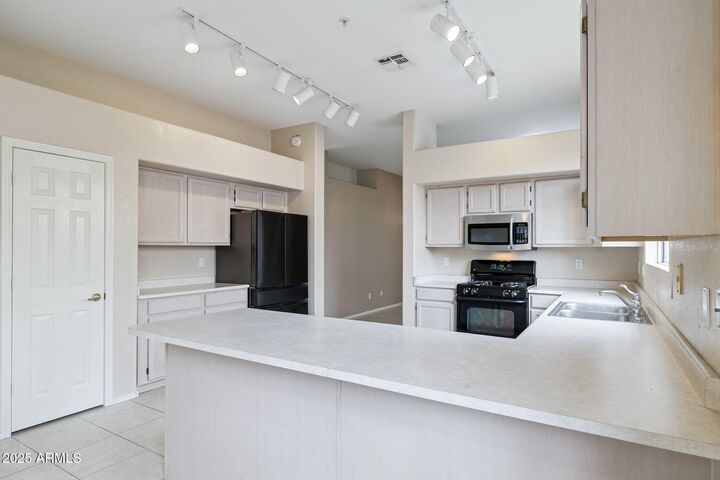 Property Photo: 11179 E Laurel Lane AZ 85259