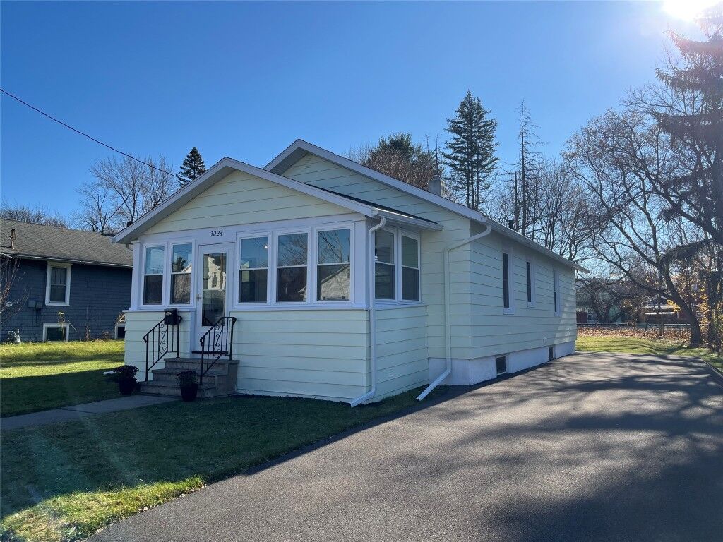 Property Photo:  3224 Lawndale Street  NY 13760 