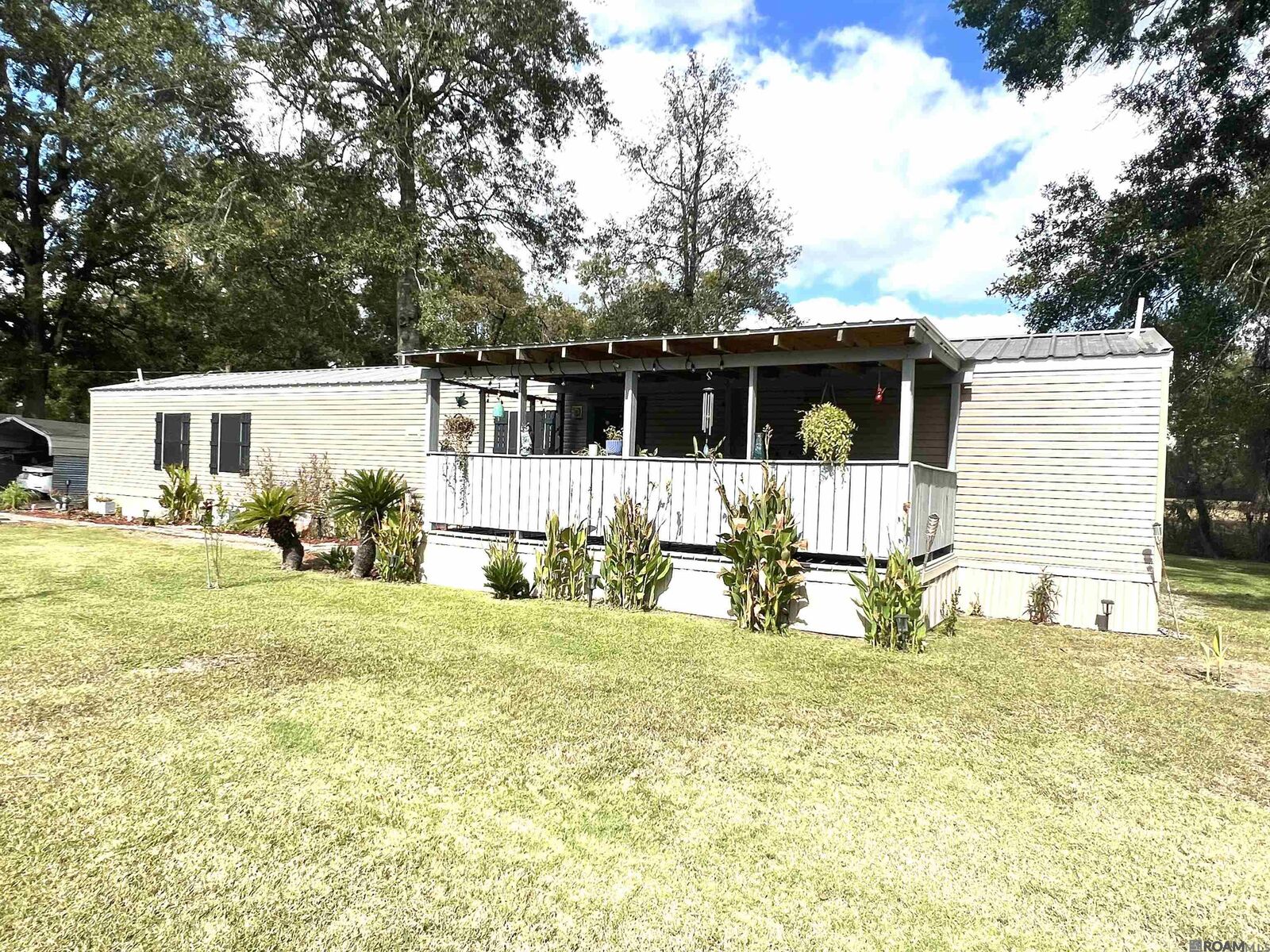 Property Photo: 11710 Parkland Dr LA 70767