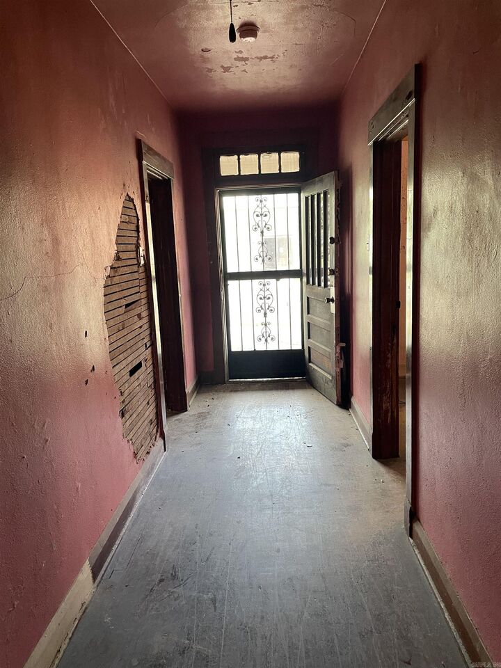 Property Photo:  124 Pleasant  AR 71913 