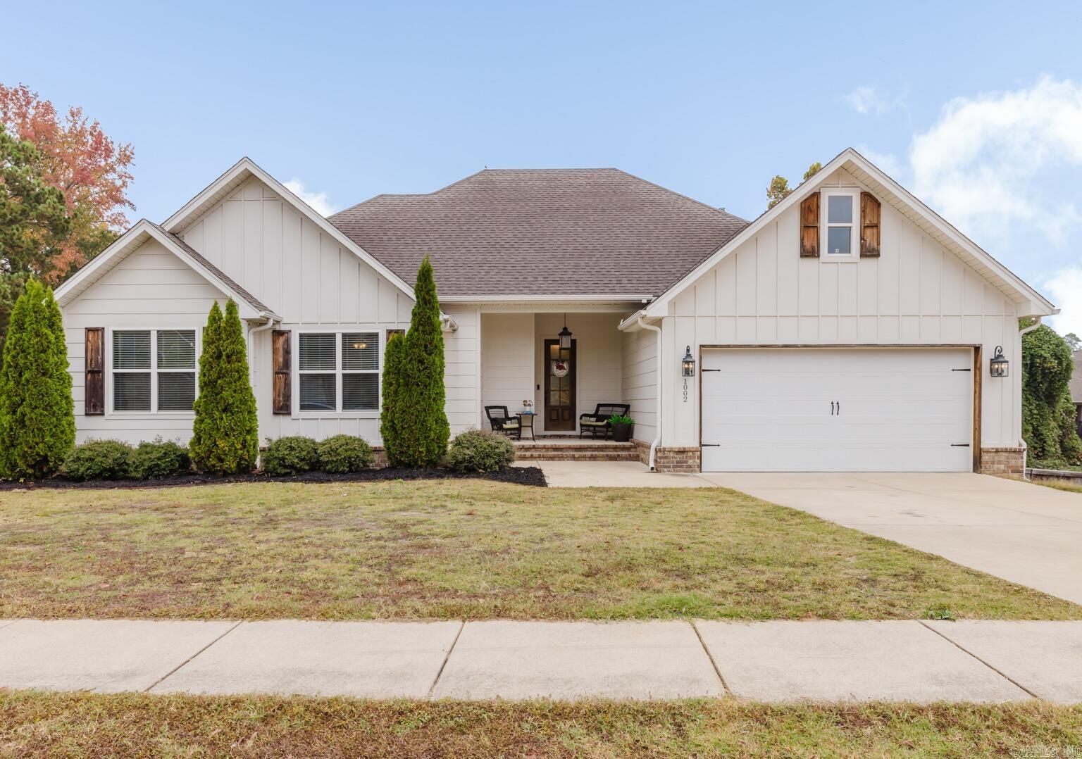 Property Photo: 1002 Hunter Lee Dr AR 72022