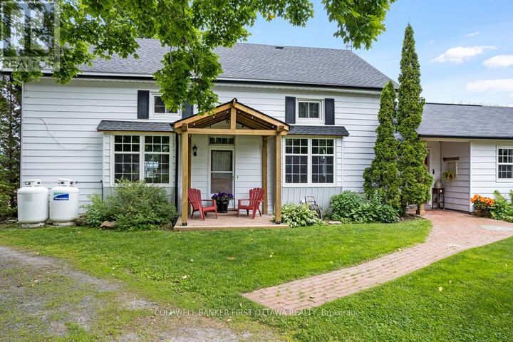 Property Photo:  4 Station Road  ON K0G 1V0 