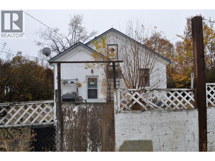 Property Photo: 8510 72 Avenue BC V0H 1V0