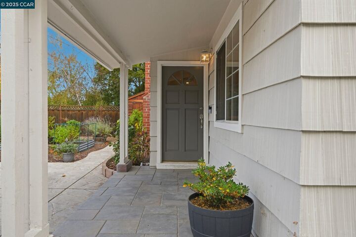 Property Photo:  726 Grayson Rd  CA 94523 