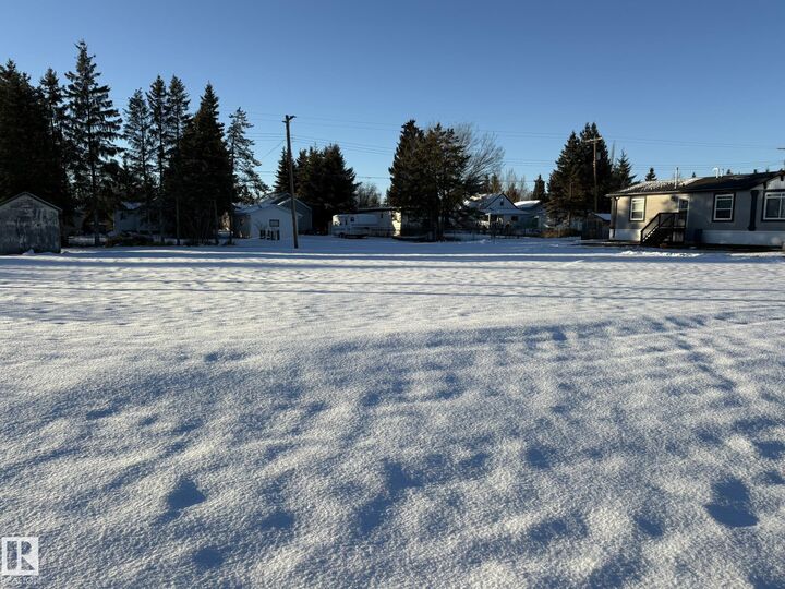 Property Photo:  5204,5208 48 Street  AB T0A 3P0 