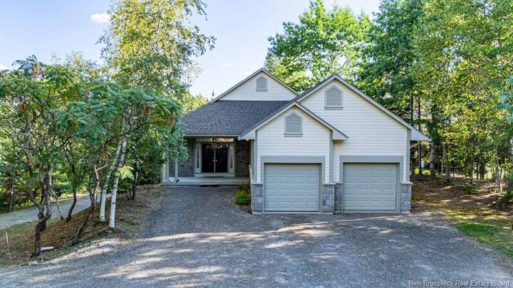 Property Photo:  21 Hillsleigh Court  NB E3G 7Y9 