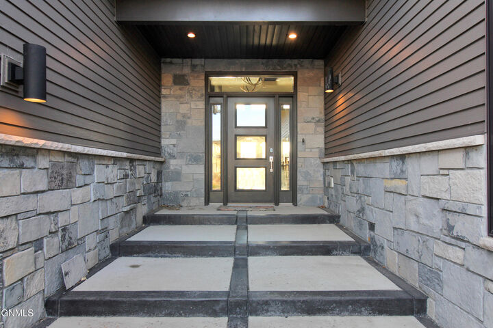 Property Photo:  3622 Valley Drive  ND 58503 