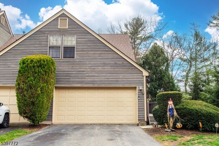 Property Photo:  26 Concord Rd H  NJ 07480 