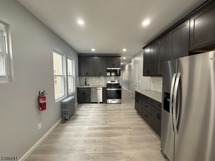 Property Photo:  918 Pennington St 1L  NJ 07202 