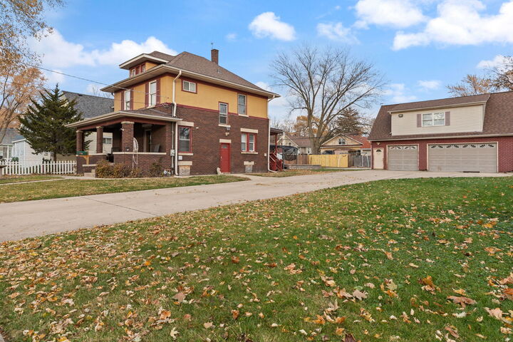 Property Photo: 610 Watson Street IL 60505