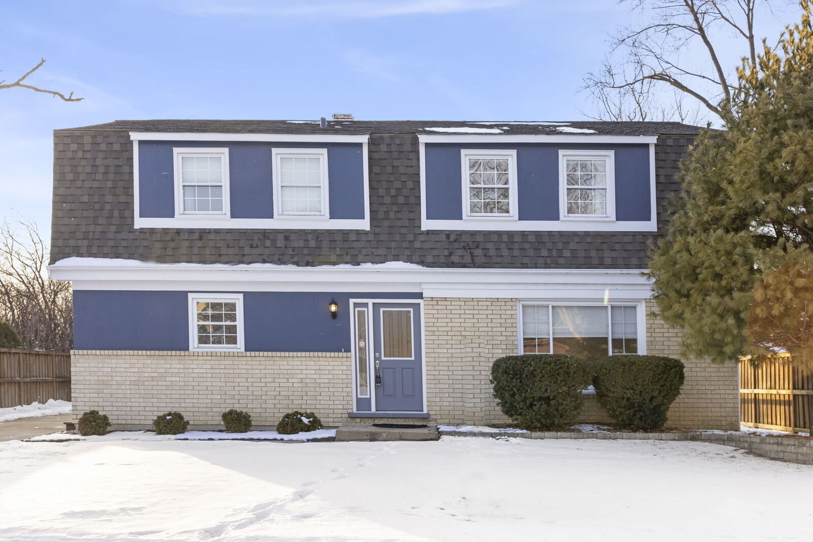 Property Photo:  416 S Park Street  IL 60559 