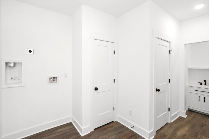 Property Photo:  2211 18th Ave N  TN 37208 