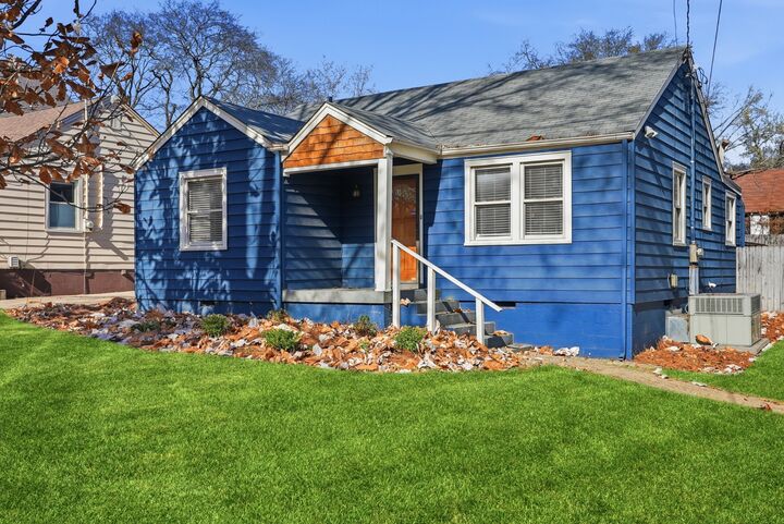 Property Photo:  813 Gwynn Dr  TN 37216 