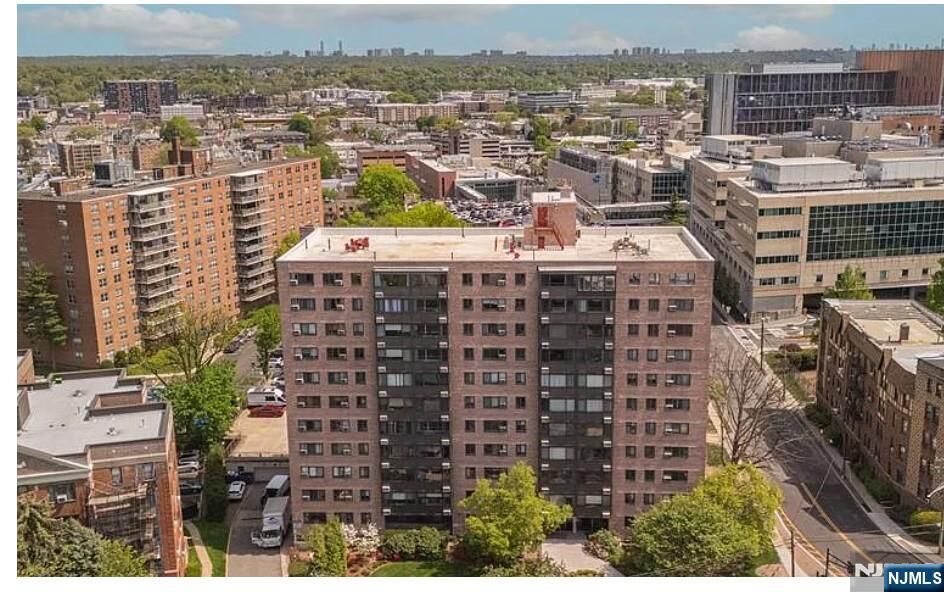 Property Photo:  90 Prospect Avenue 2A  NJ 07601 