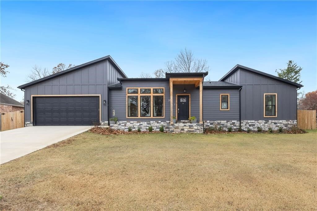 Property Photo:  14 Stoneykirk Drive  AR 72714 