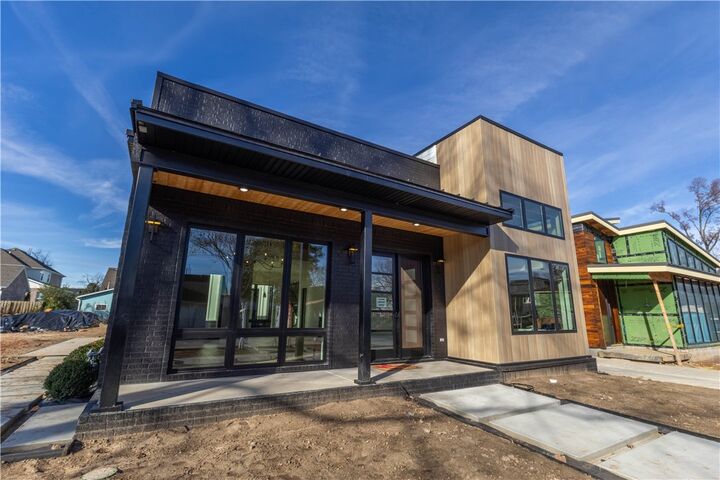 Property Photo:  212 SW Glover Street  AR 72712 