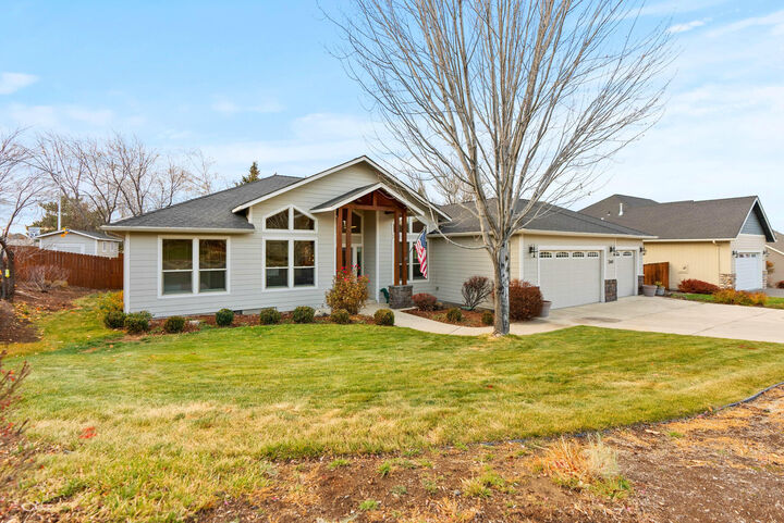 Property Photo: 2449 SW 43rd Street OR 97756