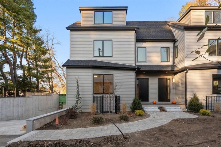 Property Photo: 956 Walnut Street 7 MA 02461