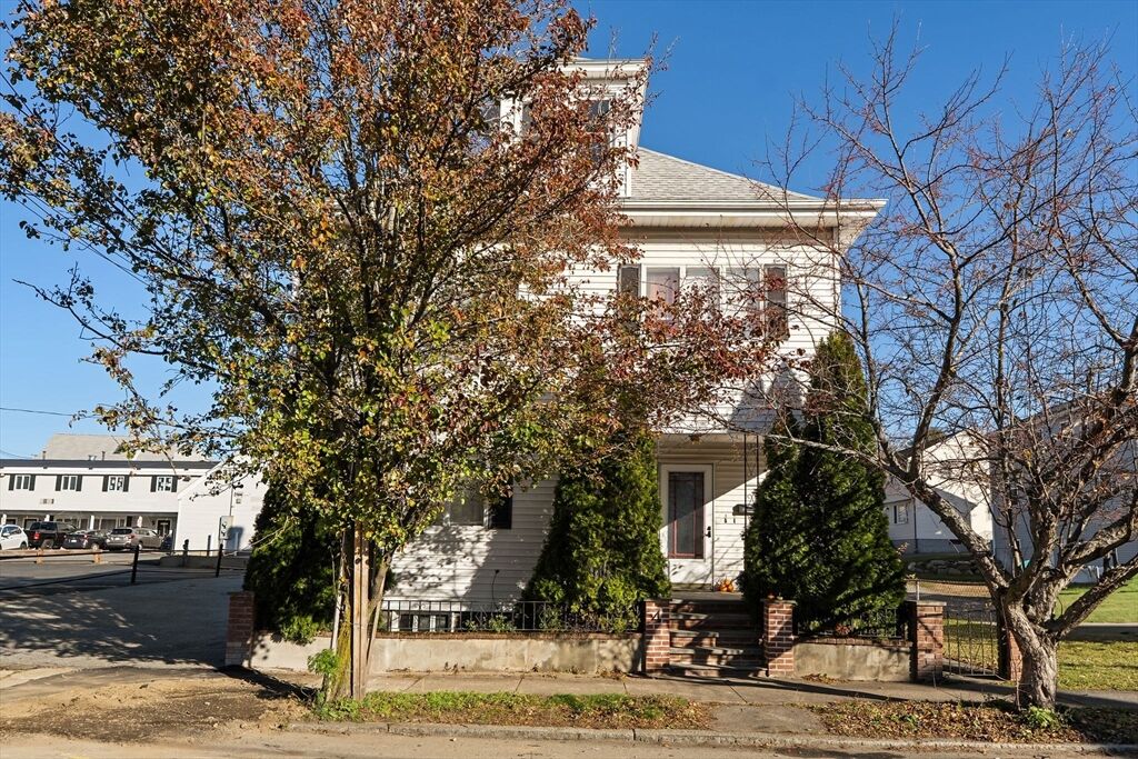 Property Photo:  4 Elm St 3  MA 01960 