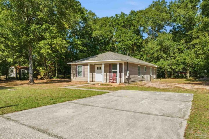 Property Photo:  6582 Lee St  FL 32570 